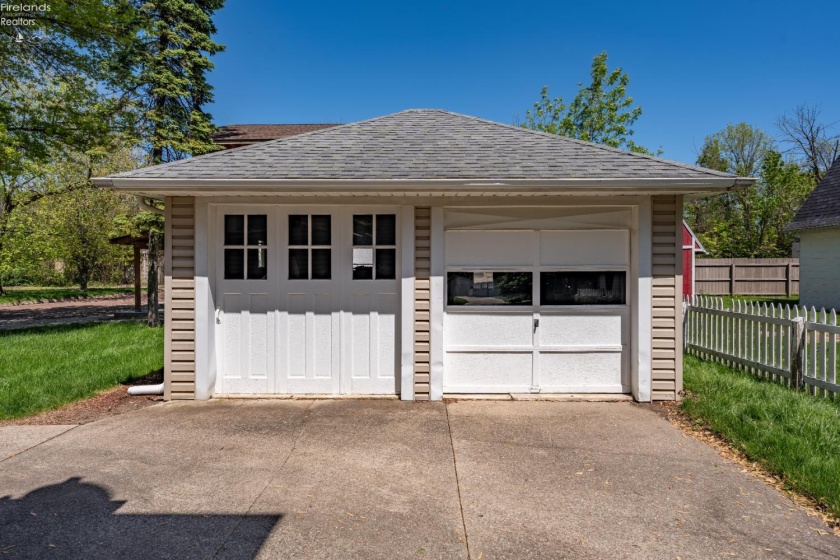 403 4th Street, Port Clinton, 43452, 4 Bedrooms Bedrooms, ,2 BathroomsBathrooms,Residential,For Sale,4th,20261685
