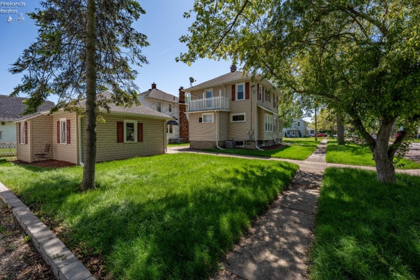 403 4th Street, Port Clinton, 43452, 4 Bedrooms Bedrooms, ,2 BathroomsBathrooms,Residential,For Sale,4th,20261685