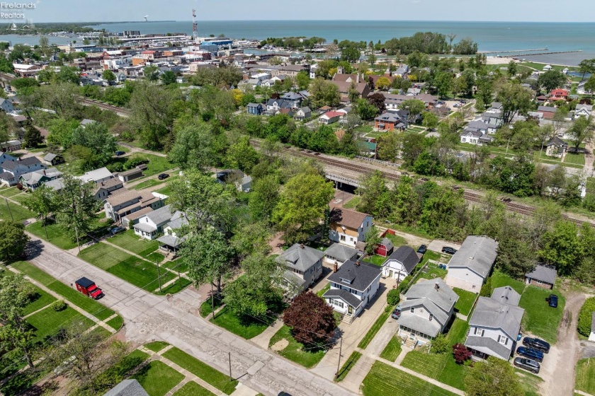 403 4th Street, Port Clinton, 43452, 4 Bedrooms Bedrooms, ,2 BathroomsBathrooms,Residential,For Sale,4th,20261685