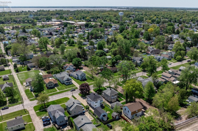 403 4th Street, Port Clinton, 43452, 4 Bedrooms Bedrooms, ,2 BathroomsBathrooms,Residential,For Sale,4th,20261685