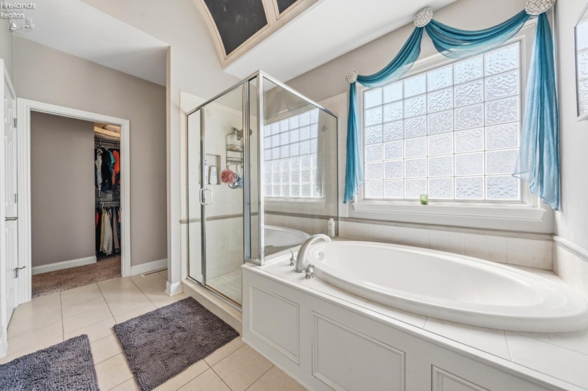 2580 Fairfield Drive, Avon, 44011, 3 Bedrooms Bedrooms, ,3 BathroomsBathrooms,Residential,For Sale,Fairfield,20261694