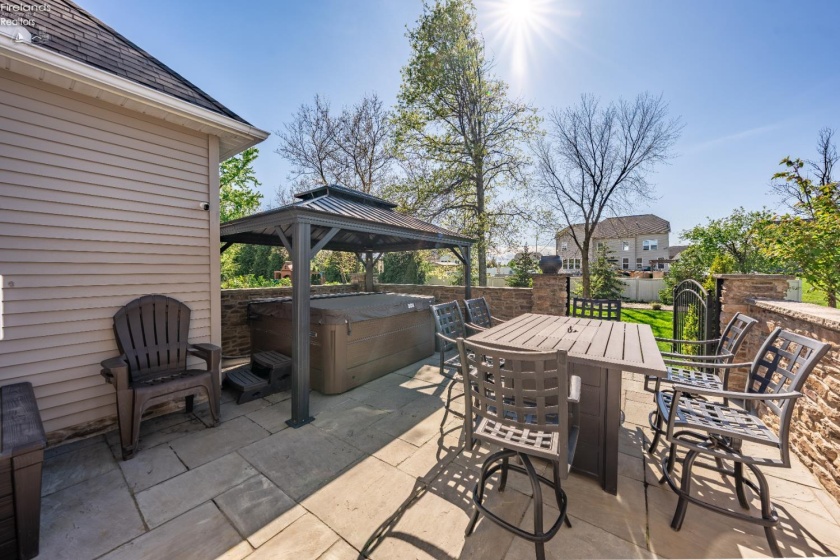 2580 Fairfield Drive, Avon, 44011, 3 Bedrooms Bedrooms, ,3 BathroomsBathrooms,Residential,For Sale,Fairfield,20261694