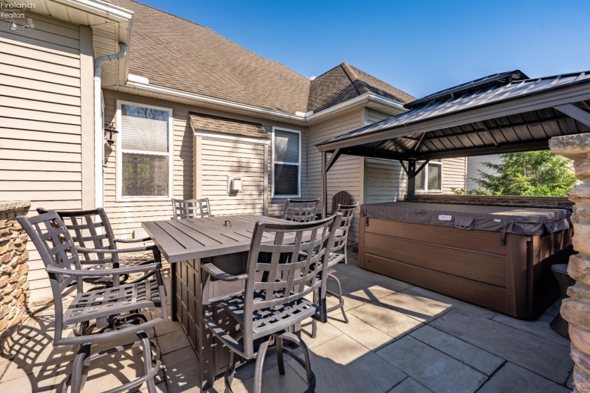 2580 Fairfield Drive, Avon, 44011, 3 Bedrooms Bedrooms, ,3 BathroomsBathrooms,Residential,For Sale,Fairfield,20261694