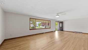4561 Newbury, Vermilion, 44089, 3 Bedrooms Bedrooms, ,2 BathroomsBathrooms,Residential,For Sale,Newbury,20261587