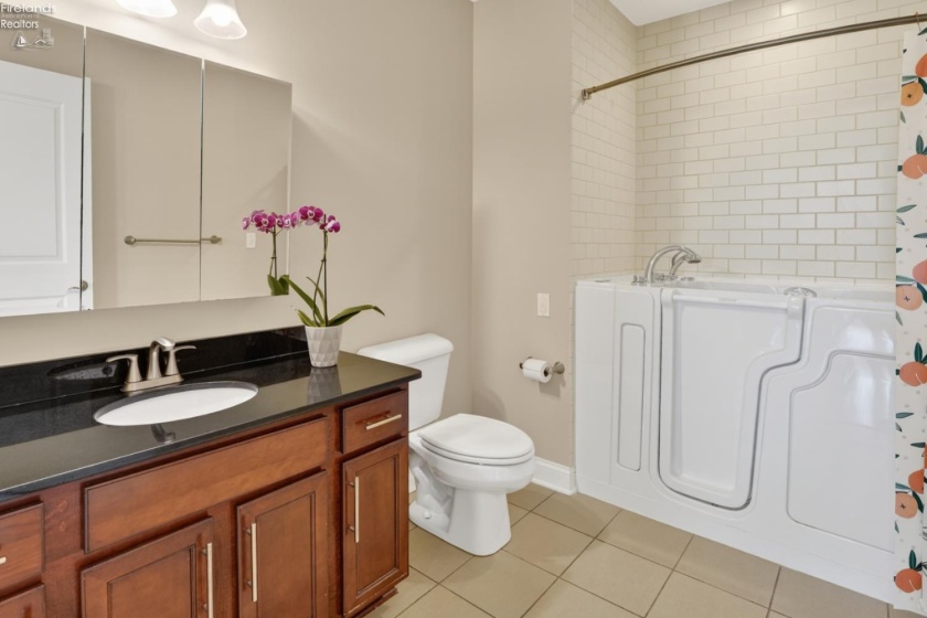 65 college, Oberlin, 44074, 2 Bedrooms Bedrooms, ,2 BathroomsBathrooms,Residential,For Sale,college,20261702