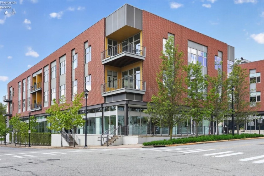 65 college, Oberlin, 44074, 2 Bedrooms Bedrooms, ,2 BathroomsBathrooms,Residential,For Sale,college,20261702