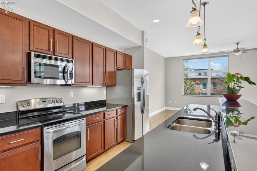 65 college, Oberlin, 44074, 2 Bedrooms Bedrooms, ,2 BathroomsBathrooms,Residential,For Sale,college,20261702