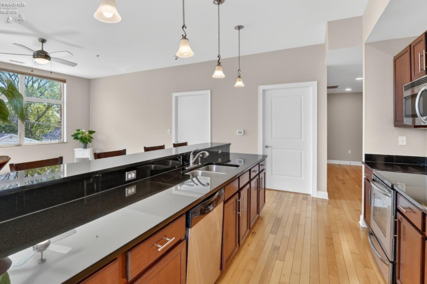 65 college, Oberlin, 44074, 2 Bedrooms Bedrooms, ,2 BathroomsBathrooms,Residential,For Sale,college,20261702