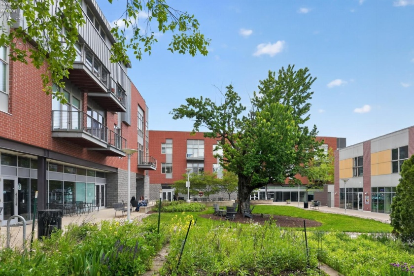65 college, Oberlin, 44074, 2 Bedrooms Bedrooms, ,2 BathroomsBathrooms,Residential,For Sale,college,20261702