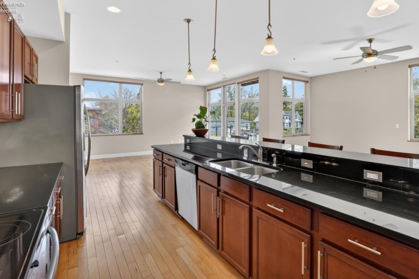 65 college, Oberlin, 44074, 2 Bedrooms Bedrooms, ,2 BathroomsBathrooms,Residential,For Sale,college,20261702