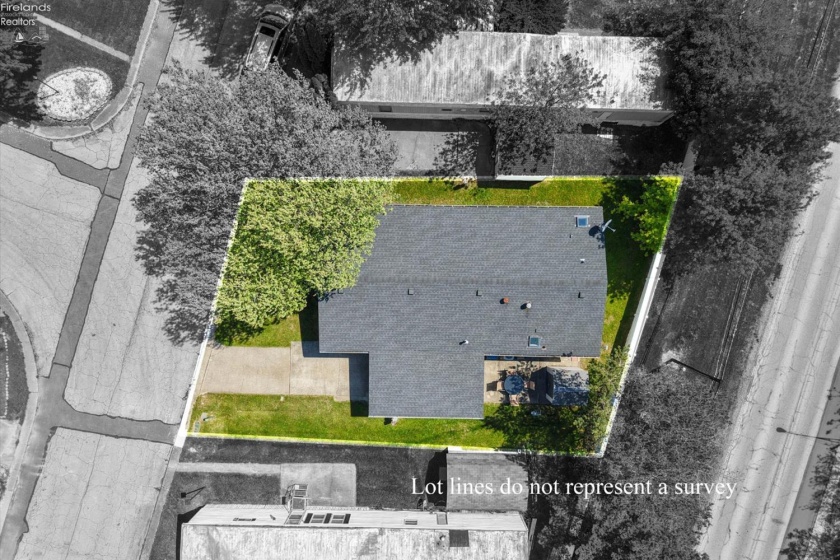 1805 Briarcrest Drive, Port Clinton, 43452, 3 Bedrooms Bedrooms, ,2 BathroomsBathrooms,Residential,For Sale,Briarcrest,20261675