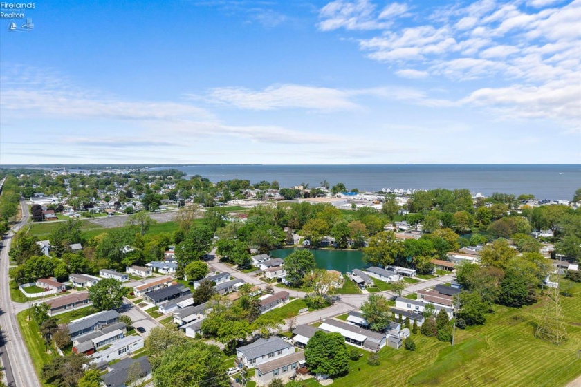 1805 Briarcrest Drive, Port Clinton, 43452, 3 Bedrooms Bedrooms, ,2 BathroomsBathrooms,Residential,For Sale,Briarcrest,20261675