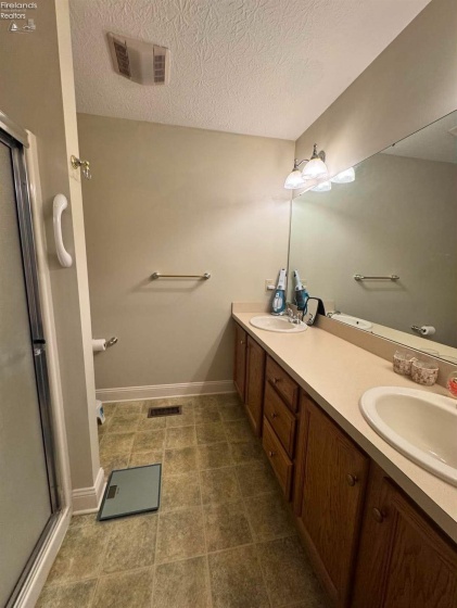 1724 Courtney Lane, Huron, 44839, 3 Bedrooms Bedrooms, ,2 BathroomsBathrooms,Residential,For Sale,Courtney,20261700