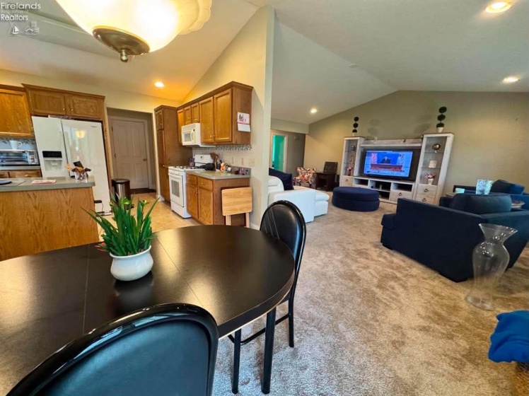 1724 Courtney Lane, Huron, 44839, 3 Bedrooms Bedrooms, ,2 BathroomsBathrooms,Residential,For Sale,Courtney,20261700