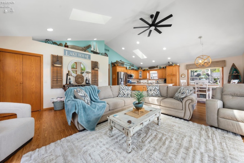 1385 McCloy Avenue, Port Clinton, 43452, 3 Bedrooms Bedrooms, ,2 BathroomsBathrooms,Residential,For Sale,McCloy,20261703