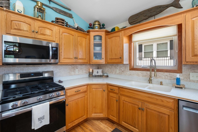 1385 McCloy Avenue, Port Clinton, 43452, 3 Bedrooms Bedrooms, ,2 BathroomsBathrooms,Residential,For Sale,McCloy,20261703