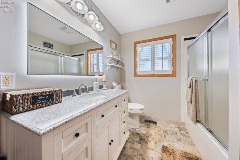 1385 McCloy Avenue, Port Clinton, 43452, 3 Bedrooms Bedrooms, ,2 BathroomsBathrooms,Residential,For Sale,McCloy,20261703