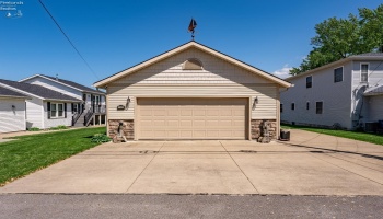 1385 McCloy Avenue, Port Clinton, 43452, 3 Bedrooms Bedrooms, ,2 BathroomsBathrooms,Residential,For Sale,McCloy,20261703
