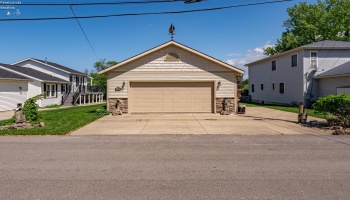 1385 McCloy Avenue, Port Clinton, 43452, 3 Bedrooms Bedrooms, ,2 BathroomsBathrooms,Residential,For Sale,McCloy,20261703