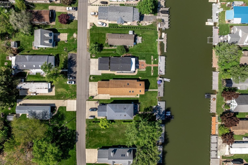 1385 McCloy Avenue, Port Clinton, 43452, 3 Bedrooms Bedrooms, ,2 BathroomsBathrooms,Residential,For Sale,McCloy,20261703