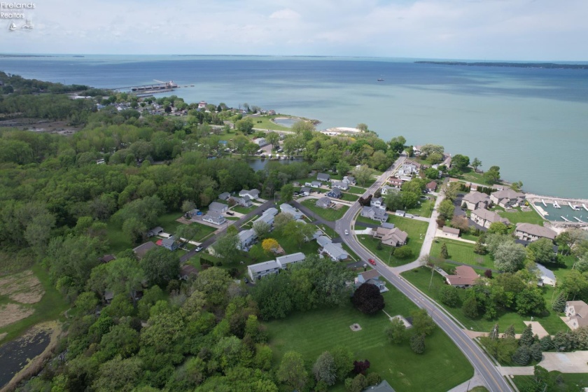 410 Main Street, Marblehead, 43440, 4 Bedrooms Bedrooms, ,2 BathroomsBathrooms,Residential,For Sale,Main,20261707