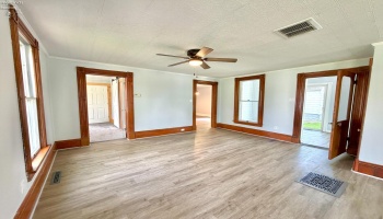 807 Main, Bellevue, 44811, 3 Bedrooms Bedrooms, ,1 BathroomBathrooms,Residential,For Sale,Main,20261525 807 Main, Bellevue, 44811, 3 Bedrooms Bedrooms, ,1 BathroomBathrooms,Residential,For Sale,Main,20261525