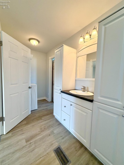 807 Main, Bellevue, 44811, 3 Bedrooms Bedrooms, ,1 BathroomBathrooms,Residential,For Sale,Main,20261525