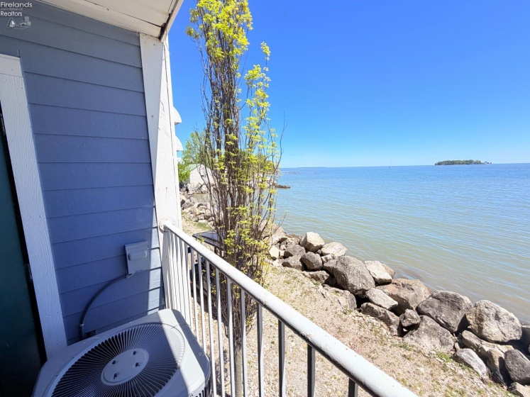 400 Swartz Lane, Middle Bass Island, 43446, 2 Bedrooms Bedrooms, ,1 BathroomBathrooms,Residential,For Sale,Swartz,20261719