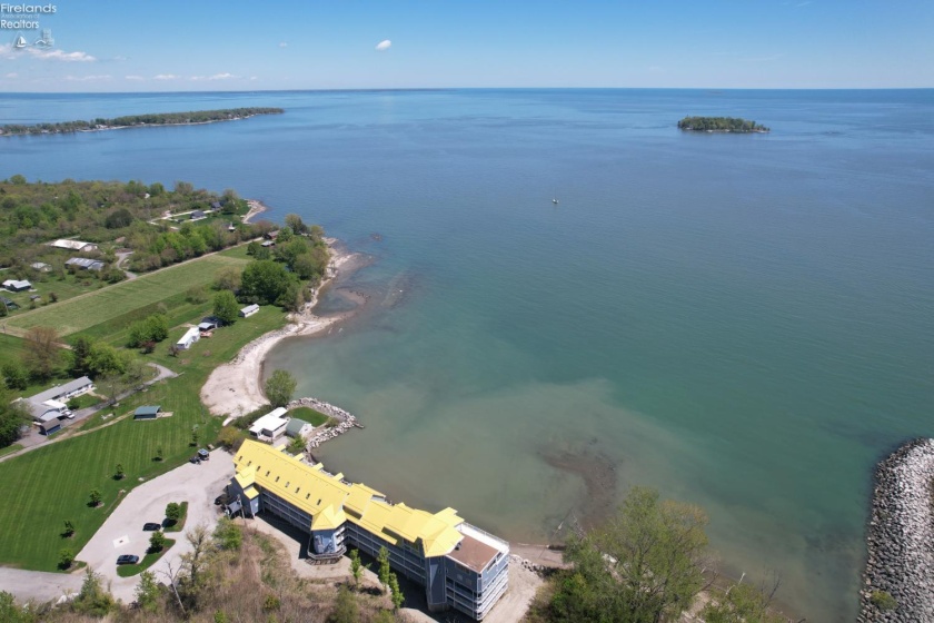 400 Swartz Lane, Middle Bass Island, 43446, 2 Bedrooms Bedrooms, ,1 BathroomBathrooms,Residential,For Sale,Swartz,20261719