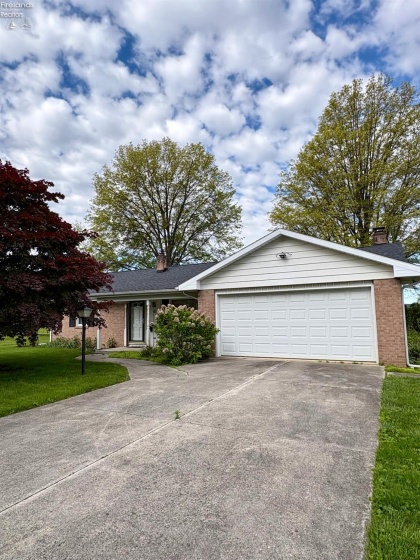 41 Oakwood Drive, Tiffin, 44883, 2 Bedrooms Bedrooms, ,1 BathroomBathrooms,Residential,For Sale,Oakwood,20261720