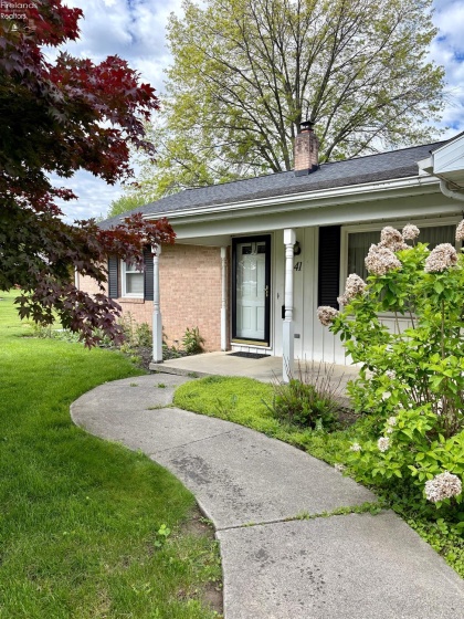 41 Oakwood Drive, Tiffin, 44883, 2 Bedrooms Bedrooms, ,1 BathroomBathrooms,Residential,For Sale,Oakwood,20261720