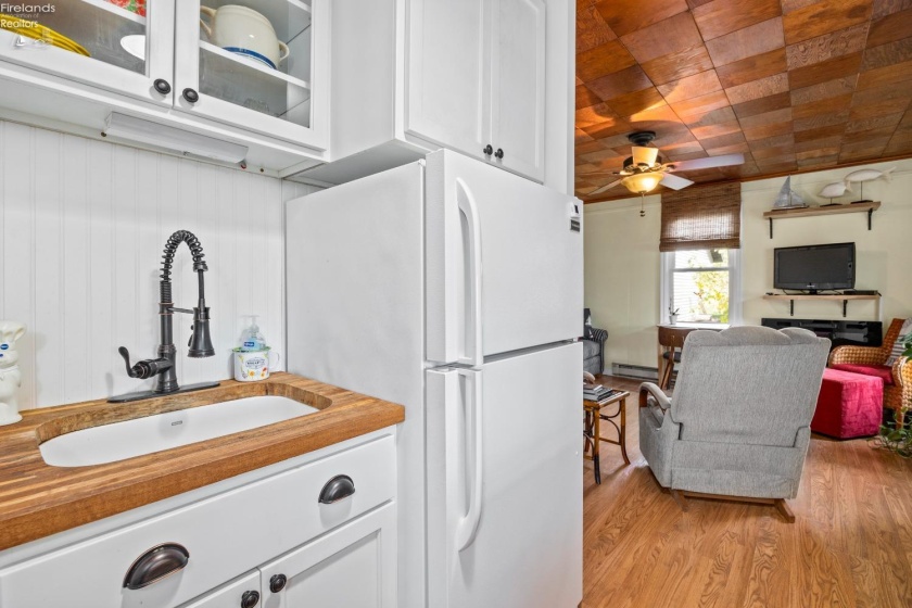 5861 Woodland Drive, Port Clinton, 43452, ,Multiple Units,For Sale,Woodland,20261737