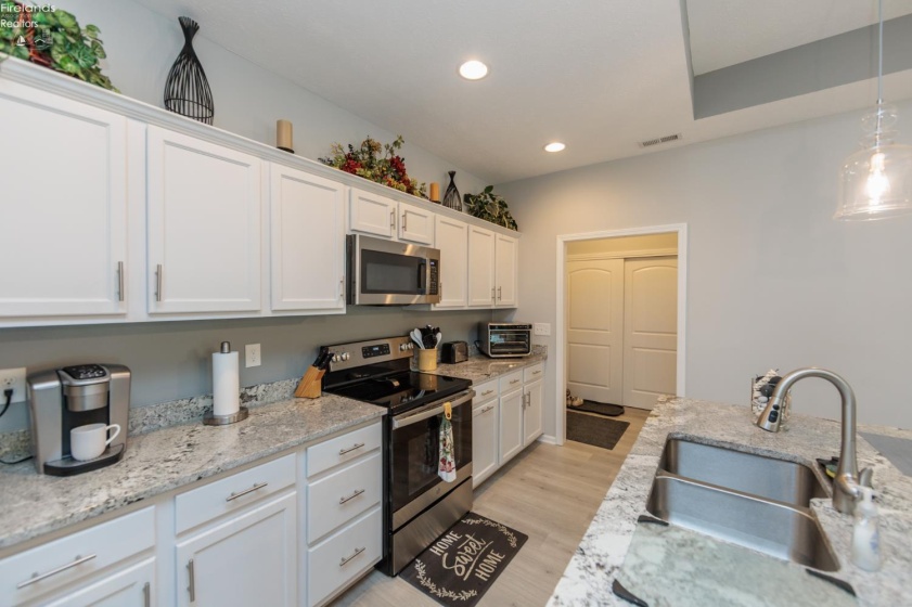 6012 Coventry Circle, Huron, 44839, 2 Bedrooms Bedrooms, ,3 BathroomsBathrooms,Residential,For Sale,Coventry,20261715