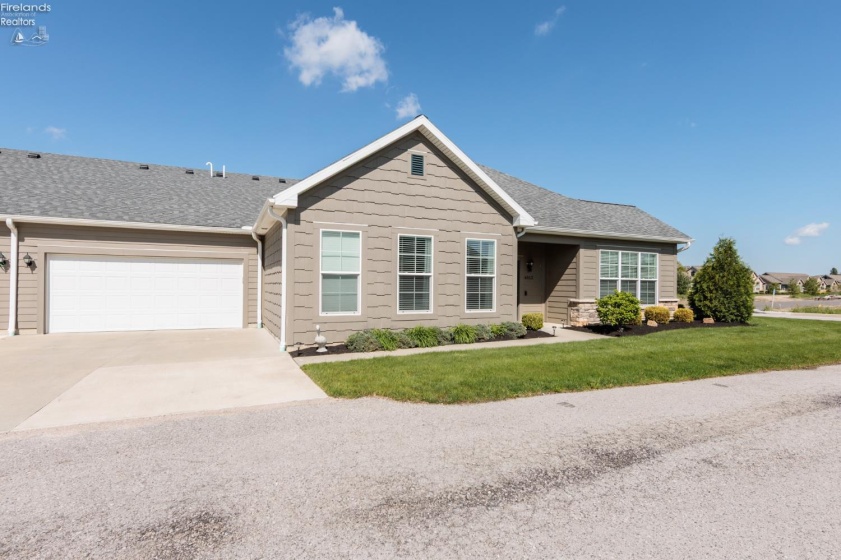 6012 Coventry Circle, Huron, 44839, 2 Bedrooms Bedrooms, ,3 BathroomsBathrooms,Residential,For Sale,Coventry,20261715