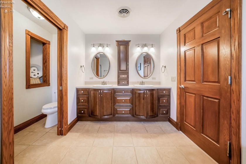 3706 Baycliffs Drive, Marblehead, 43440, 4 Bedrooms Bedrooms, ,4 BathroomsBathrooms,Residential,For Sale,Baycliffs,20261514