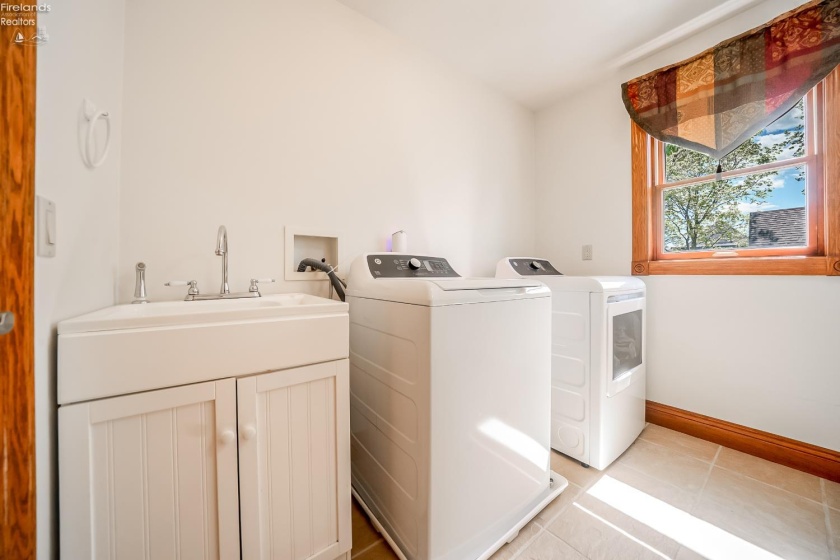 3706 Baycliffs Drive, Marblehead, 43440, 4 Bedrooms Bedrooms, ,4 BathroomsBathrooms,Residential,For Sale,Baycliffs,20261514