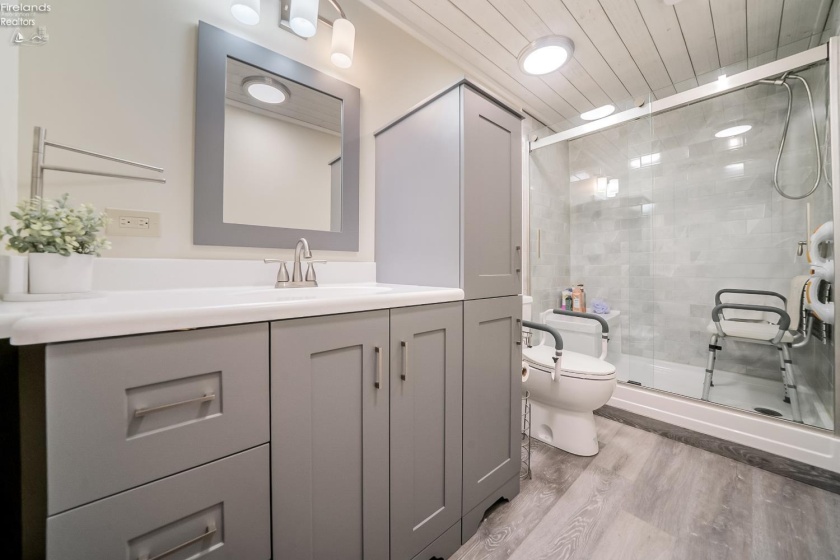 3706 Baycliffs Drive, Marblehead, 43440, 4 Bedrooms Bedrooms, ,4 BathroomsBathrooms,Residential,For Sale,Baycliffs,20261514