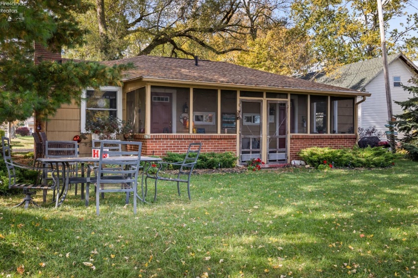 5861 Woodland Drive, Port Clinton, 43452, 4 Bedrooms Bedrooms, ,2 BathroomsBathrooms,Residential,For Sale,Woodland,20261739