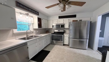 1021 Kennedy Lane, Fostoria, 44883, 3 Bedrooms Bedrooms, ,2 BathroomsBathrooms,Residential,For Sale,Kennedy,20261740