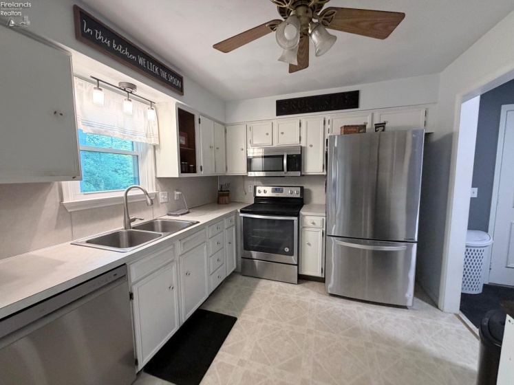 1021 Kennedy Lane, Fostoria, 44883, 3 Bedrooms Bedrooms, ,2 BathroomsBathrooms,Residential,For Sale,Kennedy,20261740
