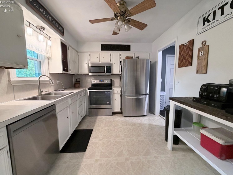 1021 Kennedy Lane, Fostoria, 44883, 3 Bedrooms Bedrooms, ,2 BathroomsBathrooms,Residential,For Sale,Kennedy,20261740