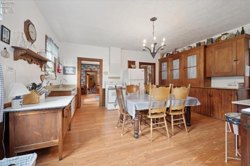 569 Victory Lane, Put-In-Bay, 43456, 4 Bedrooms Bedrooms, ,2 BathroomsBathrooms,Residential,For Sale,Victory,20261760
