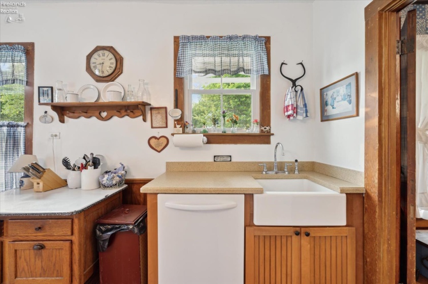 569 Victory Lane, Put-In-Bay, 43456, 4 Bedrooms Bedrooms, ,2 BathroomsBathrooms,Residential,For Sale,Victory,20261760