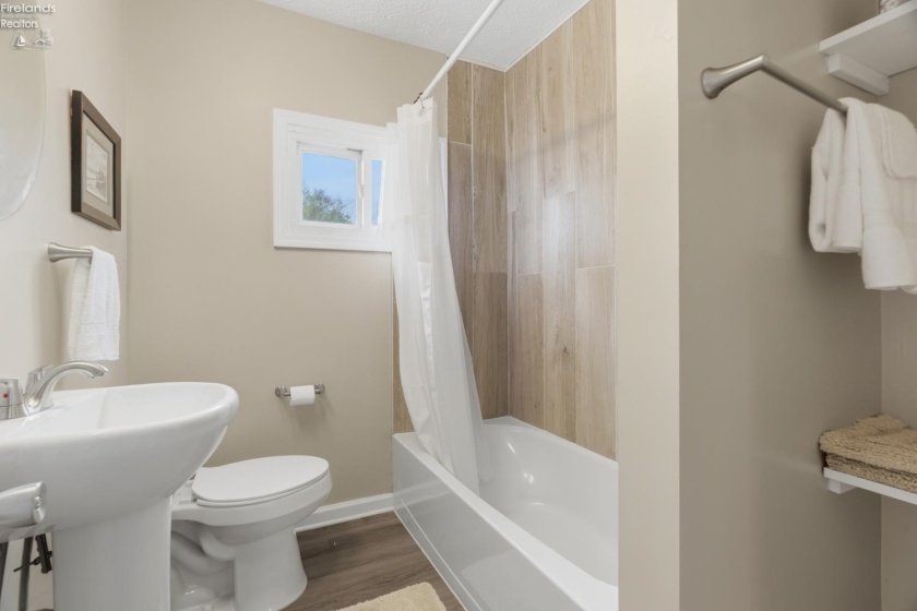156 Beaver Court, Amherst, 44001, 4 Bedrooms Bedrooms, ,2 BathroomsBathrooms,Residential,For Sale,Beaver,20261772
