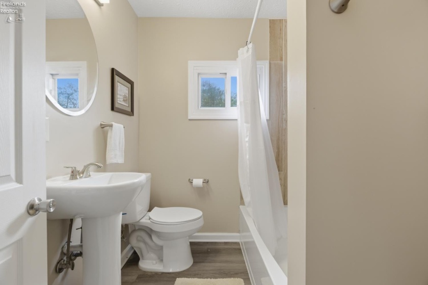 156 Beaver Court, Amherst, 44001, 4 Bedrooms Bedrooms, ,2 BathroomsBathrooms,Residential,For Sale,Beaver,20261772