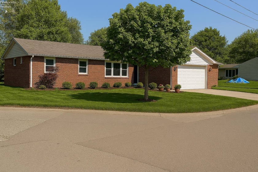 925 Nautical Drive, Vermilion, 44089, 3 Bedrooms Bedrooms, ,2 BathroomsBathrooms,Residential,For Sale,Nautical,20261775