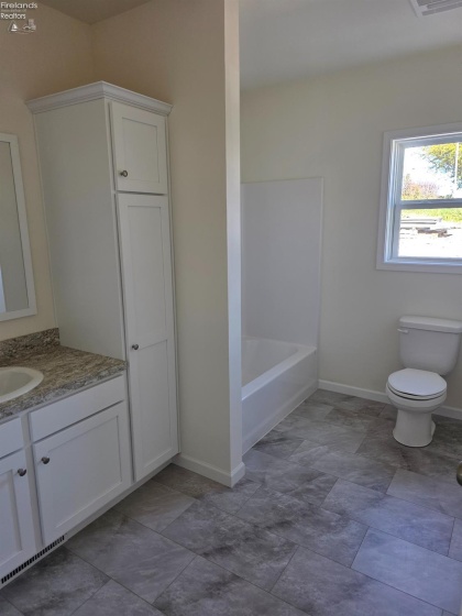 711 Bloom Road, Fremont, 43420, 3 Bedrooms Bedrooms, ,2 BathroomsBathrooms,Residential,For Sale,Bloom,20261782