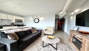 401 Shoreline Drive, Sandusky, 44870, 2 Bedrooms Bedrooms, ,2 BathroomsBathrooms,Residential,For Sale,Shoreline,20261178