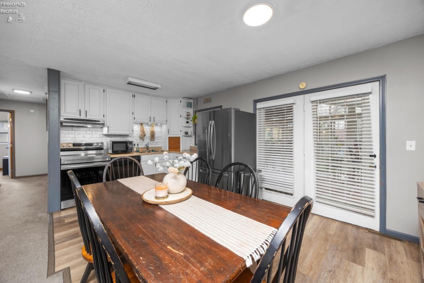 1121 Oakwood Drive, Vermilion, 44089, 3 Bedrooms Bedrooms, ,2 BathroomsBathrooms,Residential,For Sale,Oakwood,20261786