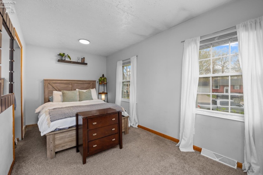 1121 Oakwood Drive, Vermilion, 44089, 3 Bedrooms Bedrooms, ,2 BathroomsBathrooms,Residential,For Sale,Oakwood,20261786
